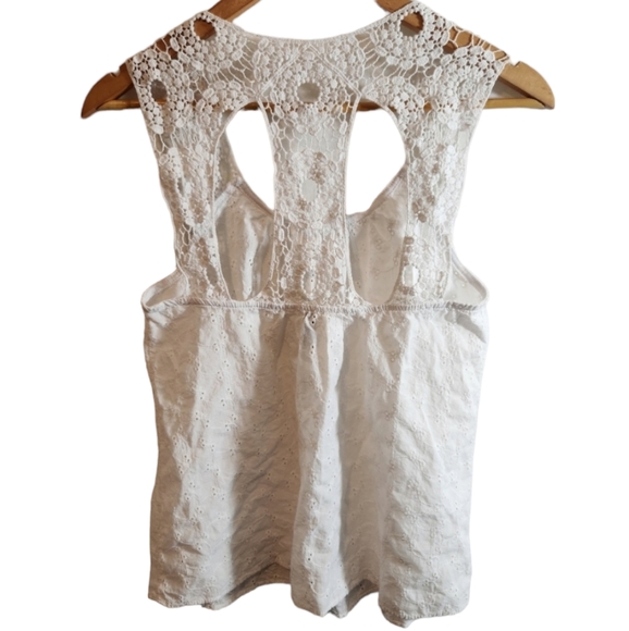 Paper Crane Eyelet Crochet Boho Sleeveless White Top - Picture 2 of 7